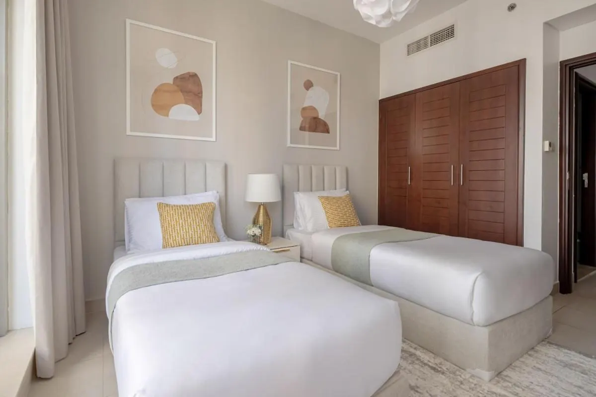 Frank Porter - Boulevard Central 1 Dubai Apartment