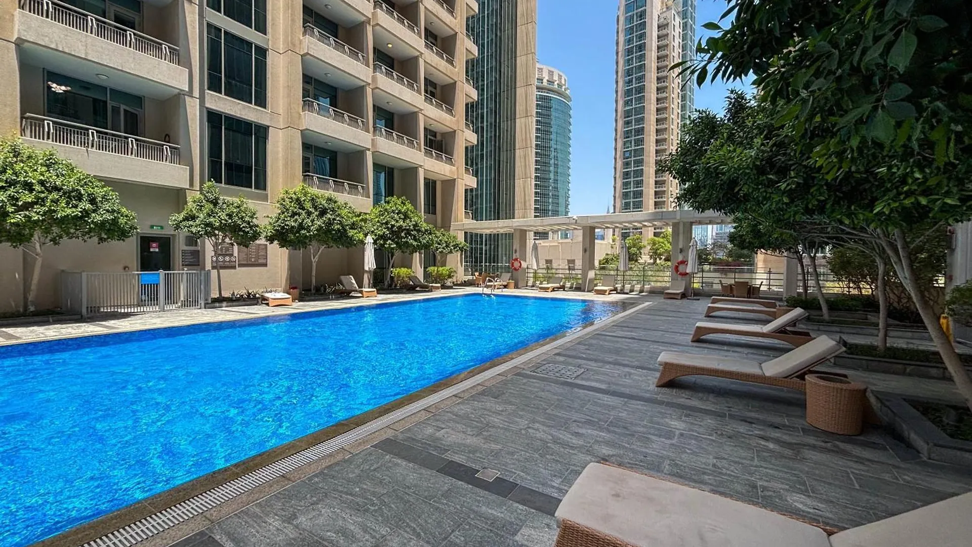Frank Porter - Boulevard Central 1 Dubai United Arab Emirates